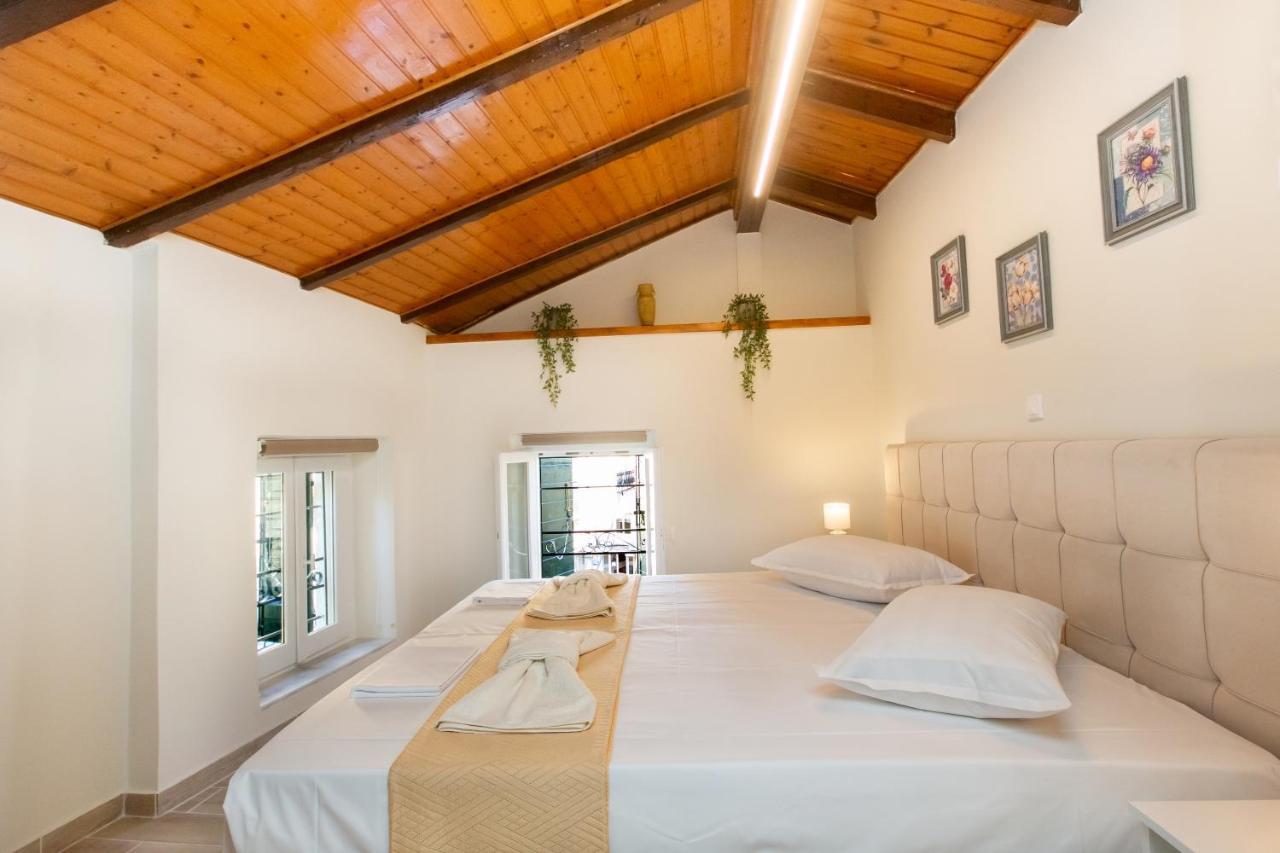 Odisseus Old Town Apartamento *